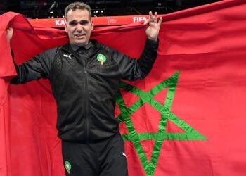 هشام الدكيك أفضل مدرب “فوتصال” سنة 2023