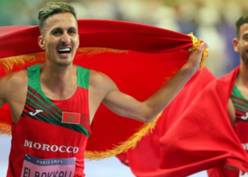 الاتحاد الإفريقي يحتفي بالإنجاز التاريخي للبطل سفيان البقالي