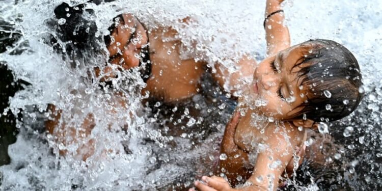 تزايد درجات الحرارة يهدد حياة 466 مليون طفل عبر العالم