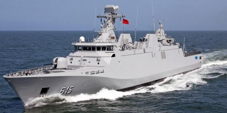 لامارين وقْفُوا قارب هازْ 186 حْراك بسواحل بئر كندوز