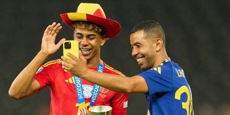 توقيف 3 أشخاص على علاقة بطعن والد لامين جمال