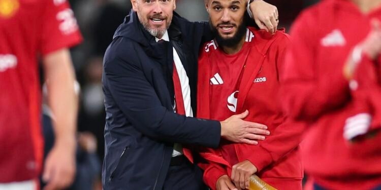 تين هاغ يشيد بأداء مزراوي بعد أول مباراة له في البرميرليغ