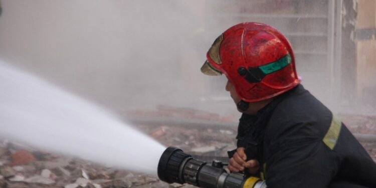 اندلاع حريق بفضاء خارجي للتخزين بمنطقة العصام في القنيطرة