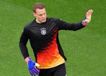 مانويل نوير يعلن اعتزاله اللعب دوليا