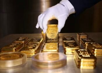 تراجع أسعار الذهب بضغط من ارتفاع الدولار