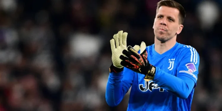 الحارس شتشيزني يعلن اعتزاله من كرة القدم