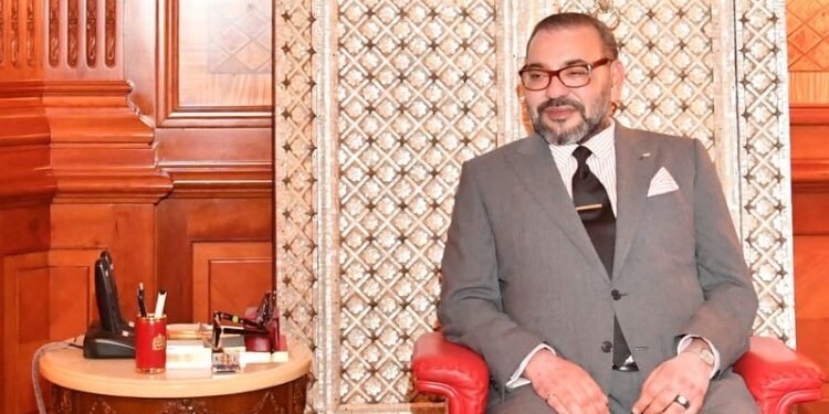 الملك محمد السادس يستقبل بتطوان البطل الأولمبي سفيان البقالي