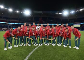 بعد الإنجاز في باريس .. موعد وصول الأشبال لأرض الوطن