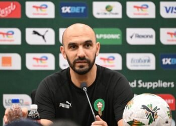 الركراكي يشبه مباراة الغابون بنزال في الملاكمة