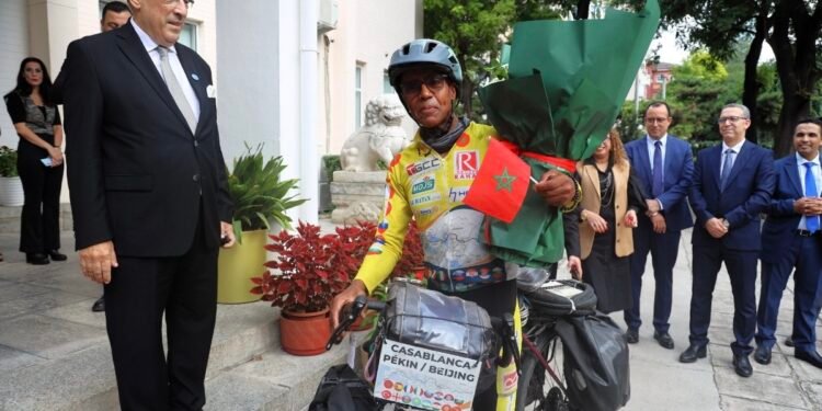 دراج مغربي يصل إلى الصين قادما من الدار البيضاء في رحلة استغرقت 7 أشهر