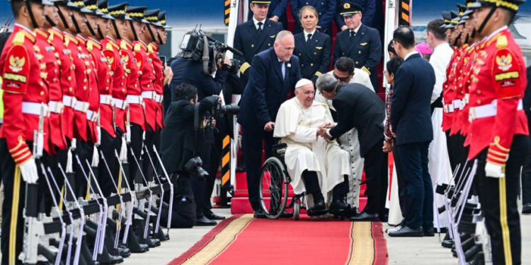 البابا فرنسيس يتوجه إلى إندونيسيا المحطة الأولى في جولته الآسيوية