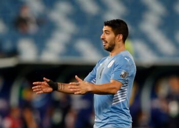 لويس سواريز يعلن اعتزاله اللعب دوليا