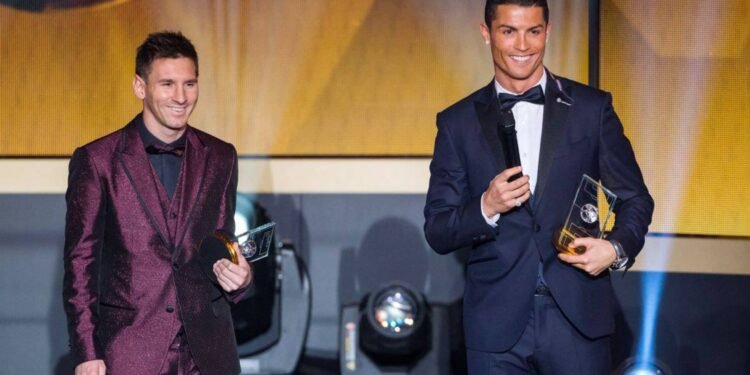 ميسي و رونالدو خارج سباق الكرة الذهبية