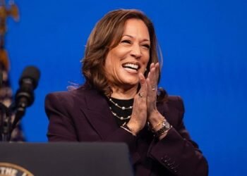 بوتين يدعم المرشحة الديموقراطية كامالا هاريس