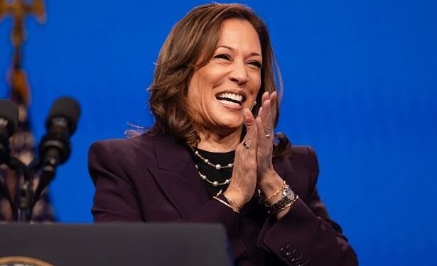 بوتين يدعم المرشحة الديموقراطية كامالا هاريس