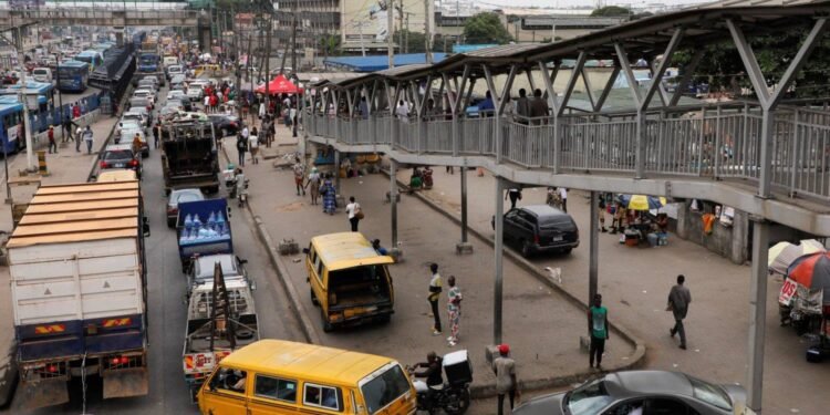 انفجار صهريج وقود يودي بحياة 52 شخصا على الأقل بنجيريا