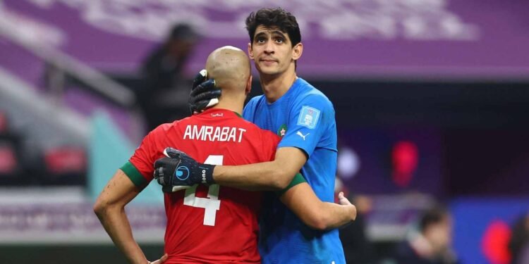 عمل تلفزيوني يسرد قصص لاعبين ضمنهم بونو وأمرابط