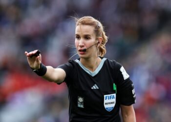 بحضور نجوم الكرة.. مشجعو البارصا يكرمون بشرى كربوبي في مكناس