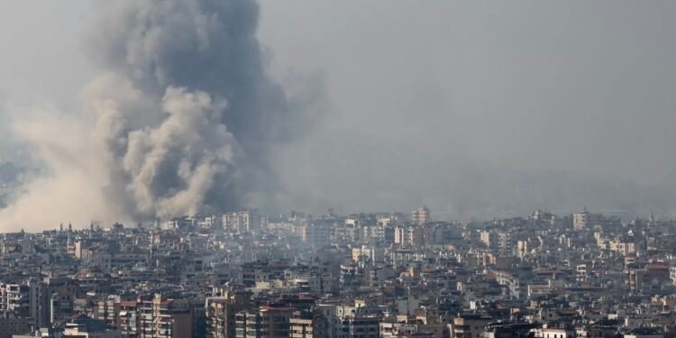إسرائيل تشن أعنف غارات جوية على بيروت