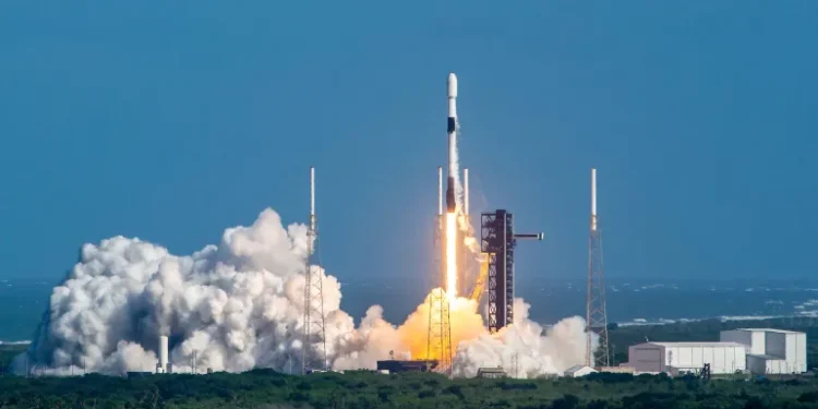 الصين تطلق مجموعة جديدة من الأقمار الاصطناعية