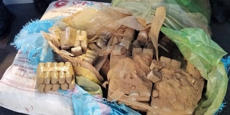 إجهاض محاولة لتهريب 3,619 طن من مخدر الشيرا