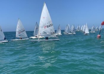 المغرب ينظم بطولة العالم للشراع في صنف التفاؤل سنة 2026