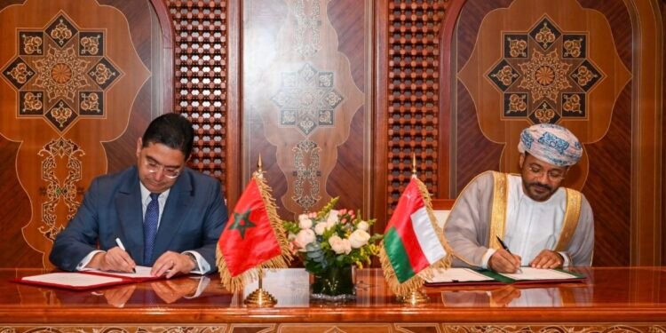 المغرب وسلطنة عُمان يعززان تعاونهما بتوقيع حزمة اتفاقيات استراتيجية تشمل النقل والطاقة والعدالة والرياضة