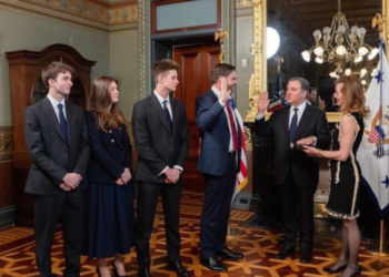 سفير الولايات المتحدة الجديد بالمغرب يؤدي القسم أمام نائب رئيس الولايات المتحدة جيه دي فانس